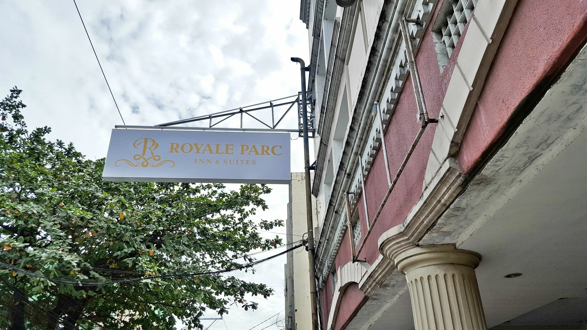 Royale Parc Inn & Suites Cidade Quezon Exterior foto